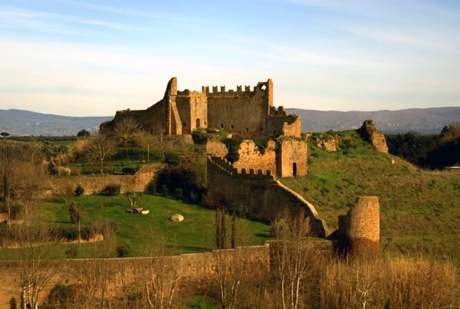 Tuscania e le sue chiese romaniche